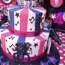 Popstar party supplies (8)